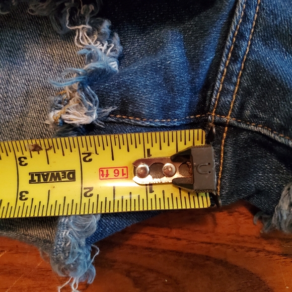 EUC PAIGE Daryn Shorts Distressed 28 - Picture 6 of 7